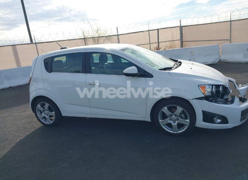 Photo 13 of 2016 Chevrolet Sonic LTZ AUTO (VIN 1G1JE6SB8G4143877)