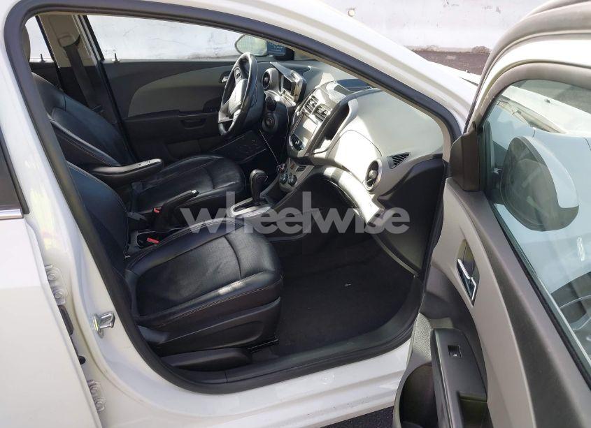 Photo 5 of 2016 Chevrolet Sonic LTZ AUTO (VIN 1G1JE6SB8G4143877)