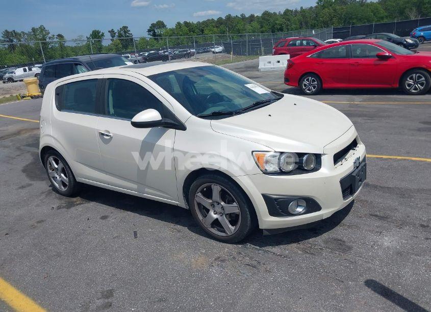 2015 Chevrolet Sonic LTZ AUTO (VIN 1G1JE6SB9F4116735) main photo