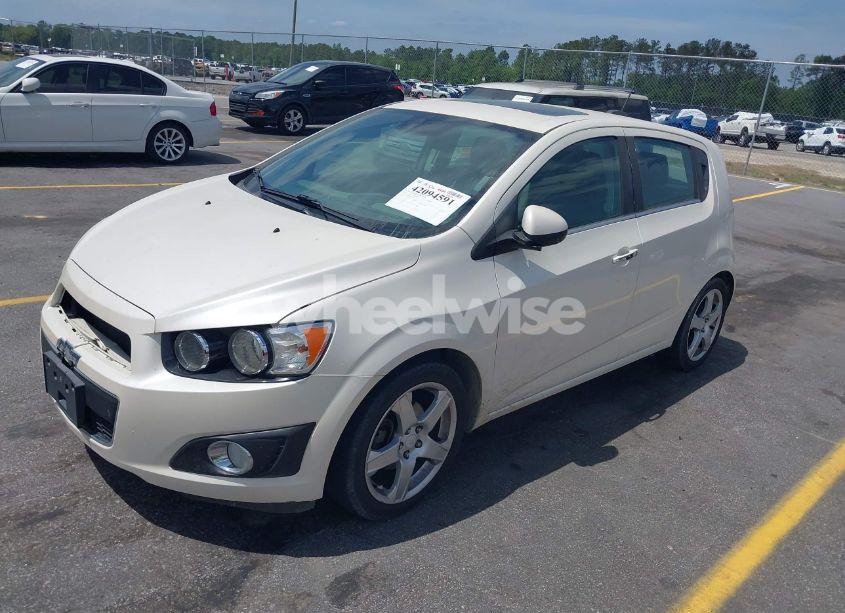 Photo 2 of 2015 Chevrolet Sonic LTZ AUTO (VIN 1G1JE6SB9F4116735)