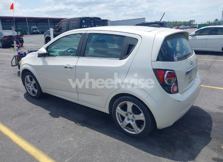 Photo 3 of 2015 Chevrolet Sonic LTZ AUTO (VIN 1G1JE6SB9F4116735)