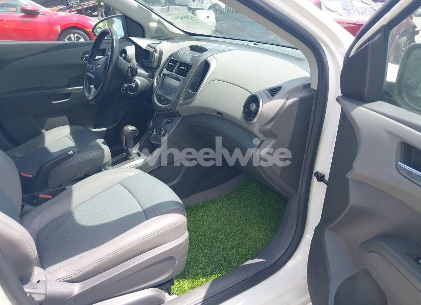 Photo 5 of 2015 Chevrolet Sonic LTZ AUTO (VIN 1G1JE6SB9F4116735)