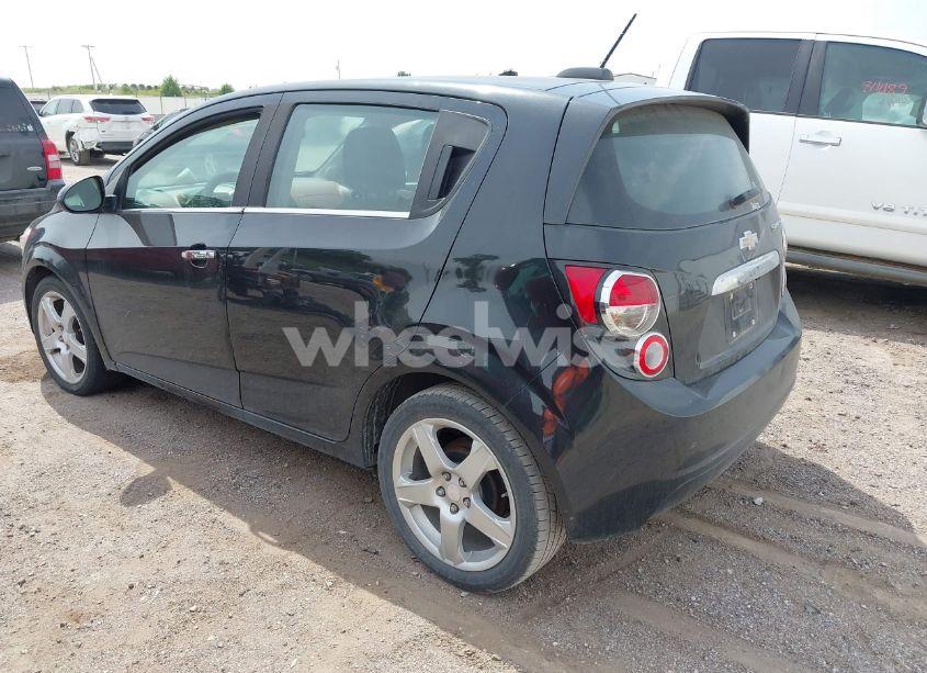 Photo 3 of 2015 Chevrolet Sonic LTZ AUTO (VIN 1G1JE6SB9F4199406)