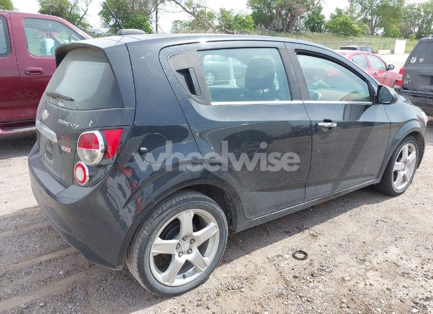 Photo 4 of 2015 Chevrolet Sonic LTZ AUTO (VIN 1G1JE6SB9F4199406)