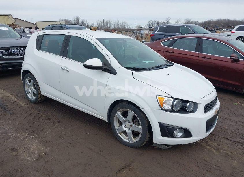 2016 Chevrolet Sonic LTZ AUTO (VIN 1G1JE6SB9G4146075) main photo