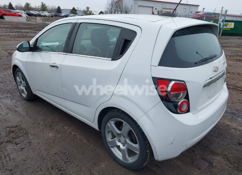 Photo 3 of 2016 Chevrolet Sonic LTZ AUTO (VIN 1G1JE6SB9G4146075)