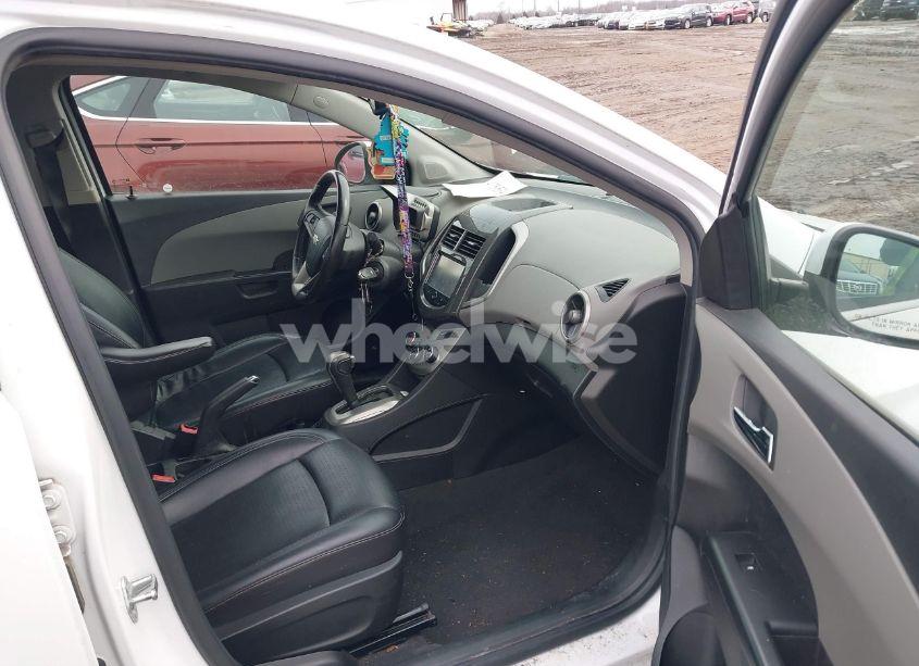 Photo 5 of 2016 Chevrolet Sonic LTZ AUTO (VIN 1G1JE6SB9G4146075)