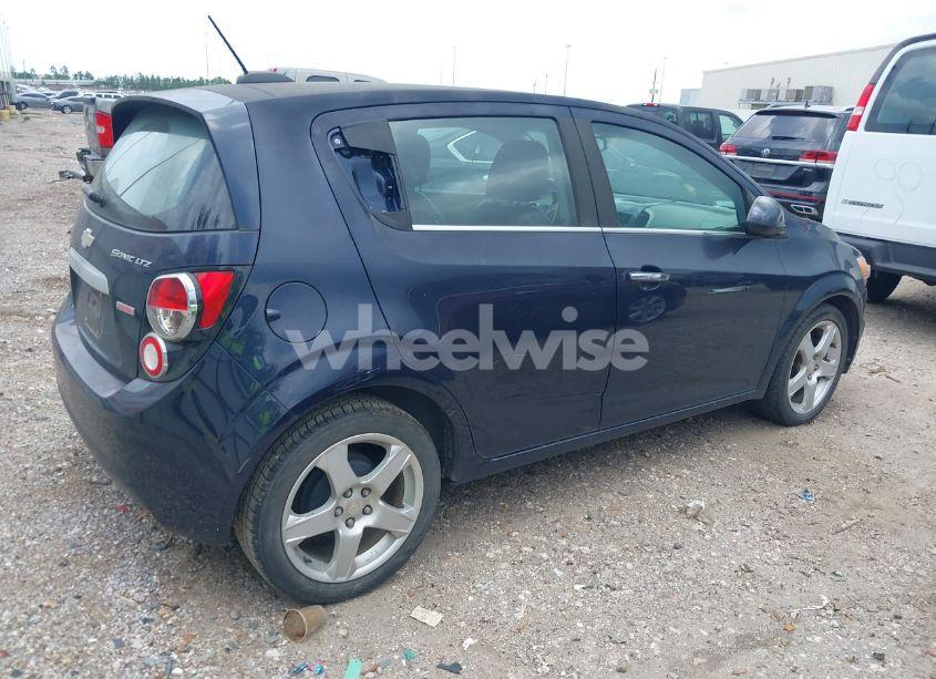 Photo 4 of 2016 Chevrolet Sonic LTZ AUTO (VIN 1G1JE6SBXG4159644)