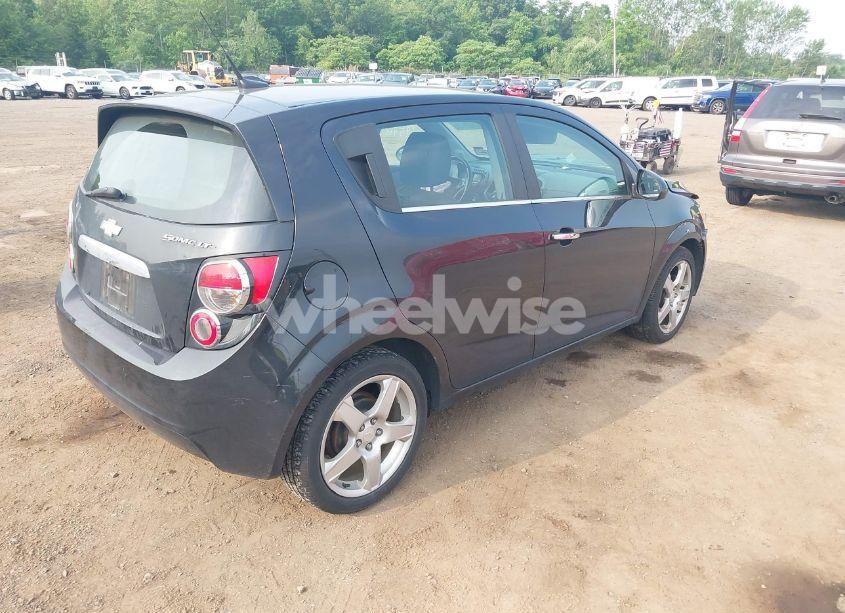 Photo 4 of 2014 Chevrolet Sonic LTZ AUTO (VIN 1G1JE6SG6E4133843)