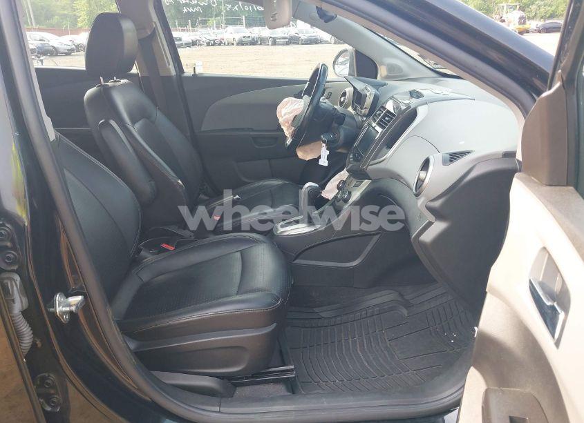 Photo 5 of 2014 Chevrolet Sonic LTZ AUTO (VIN 1G1JE6SG6E4133843)