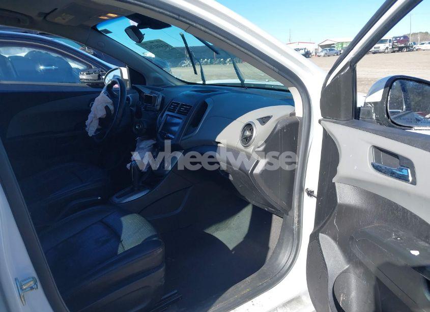 Photo 5 of 2013 Chevrolet Sonic LTZ AUTO (VIN 1G1JE6SH0D4169650)