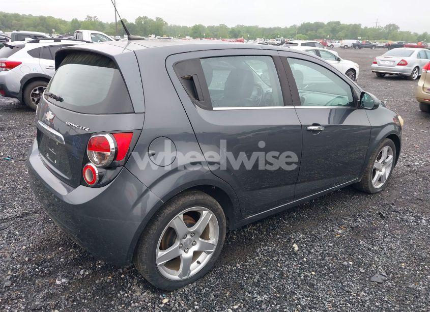 Photo 4 of 2013 Chevrolet Sonic LTZ AUTO (VIN 1G1JE6SH8D4172635)