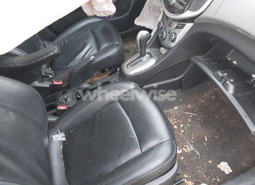 Photo 5 of 2019 Chevrolet Sonic PREMIER AUTO (VIN 1G1JF5SB1K4123146)