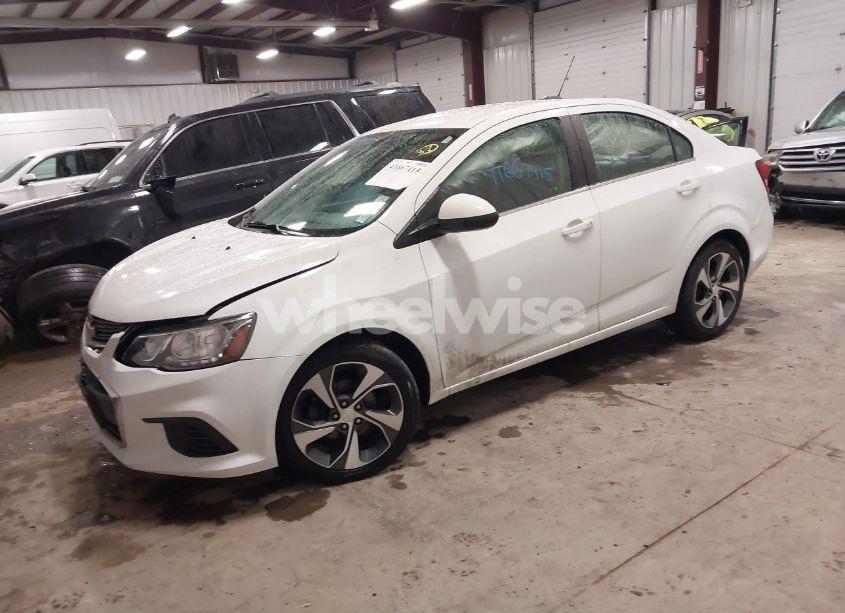 Photo 2 of 2020 Chevrolet Sonic FWD PREMIER (VIN 1G1JF5SB1L4120104)