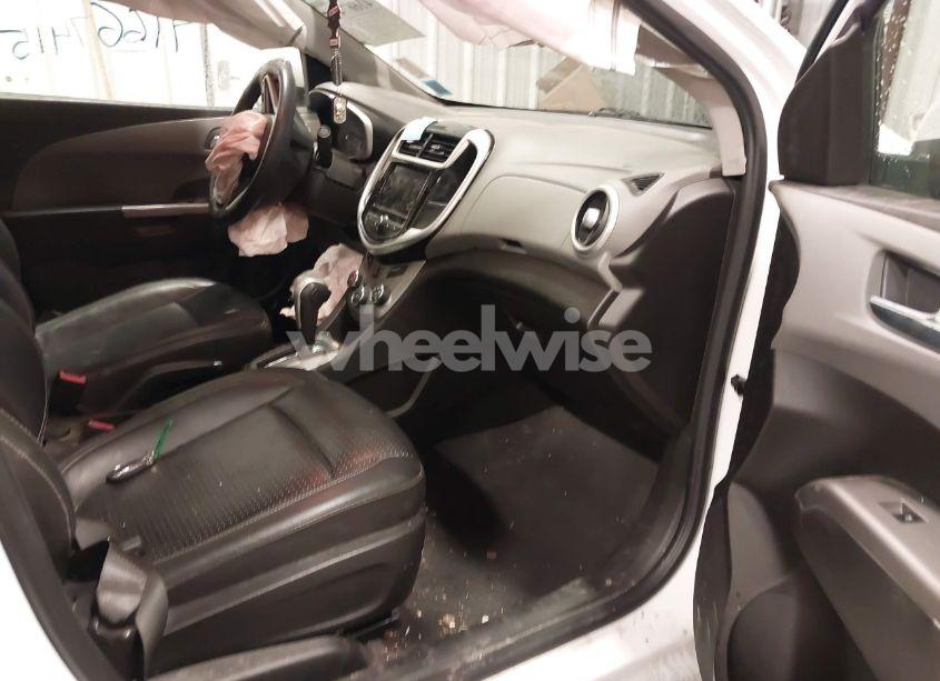 Photo 5 of 2020 Chevrolet Sonic FWD PREMIER (VIN 1G1JF5SB1L4120104)