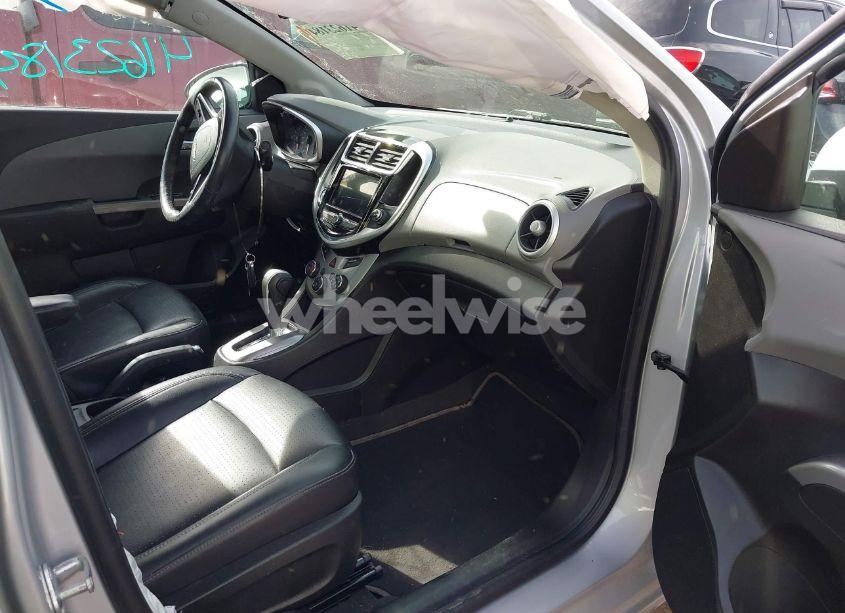 Photo 5 of 2019 Chevrolet Sonic PREMIER AUTO (VIN 1G1JF5SB2K4125844)