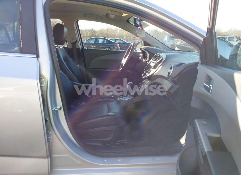 Photo 5 of 2018 Chevrolet Sonic PREMIER AUTO (VIN 1G1JF5SB5J4106865)