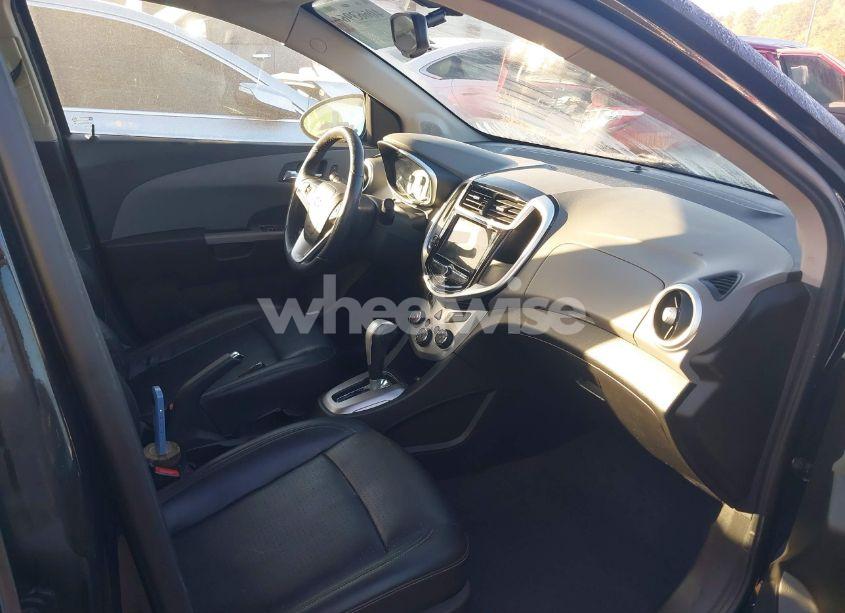 Photo 5 of 2018 Chevrolet Sonic PREMIER AUTO (VIN 1G1JF5SBXJ4133205)