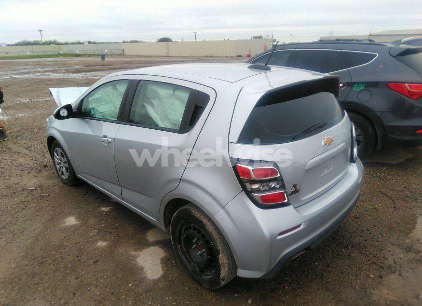 Photo 3 of 2020 Chevrolet Sonic FWD 1FL 5-DOOR (VIN 1G1JG6SB0L4129413)