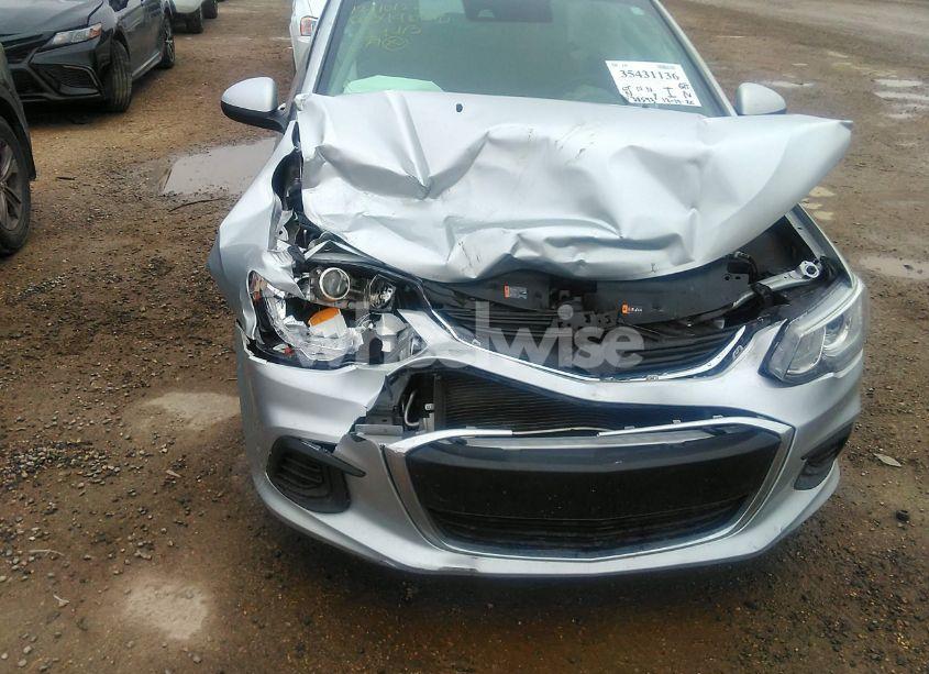 Photo 6 of 2020 Chevrolet Sonic FWD 1FL 5-DOOR (VIN 1G1JG6SB0L4129413)