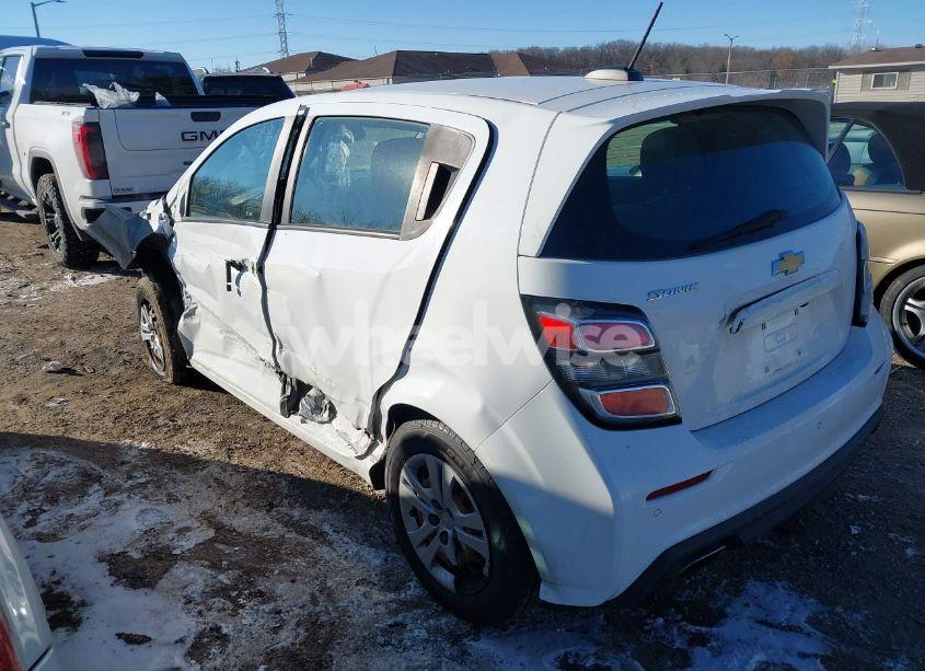 Photo 3 of 2019 Chevrolet Sonic LT AUTO (VIN 1G1JG6SB2K4128620)
