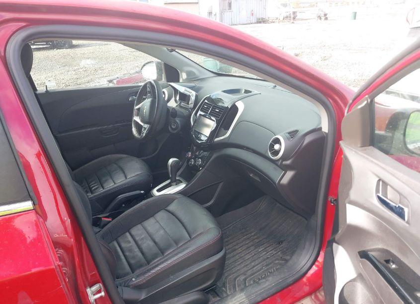 Photo 5 of 2015 Chevrolet Sonic RS AUTO (VIN 1G1JG6SB3F4159915)