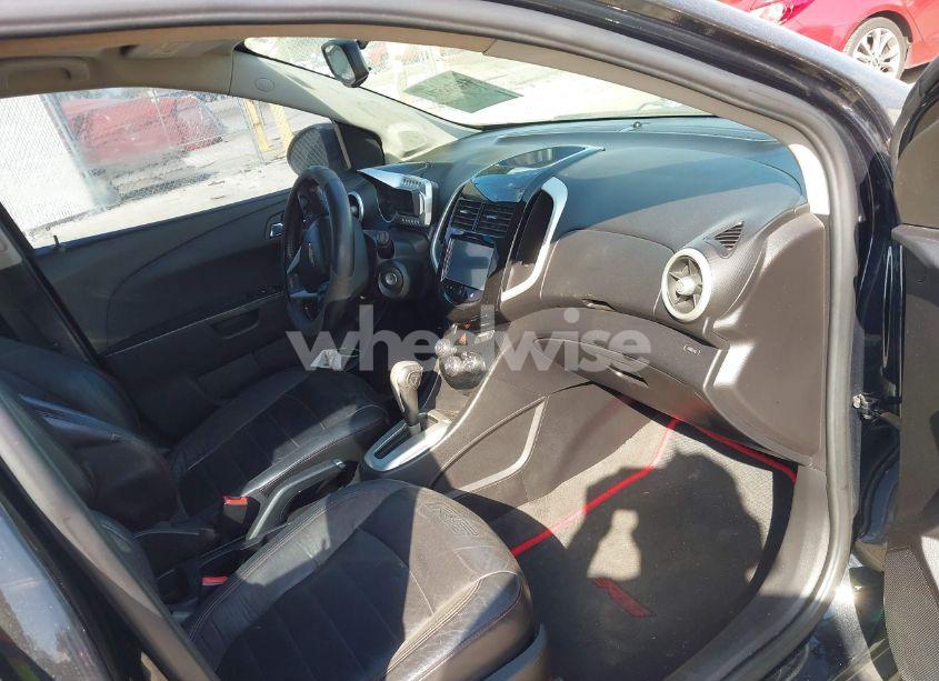 Photo 5 of 2015 Chevrolet Sonic RS AUTO (VIN 1G1JG6SB7F4135777)