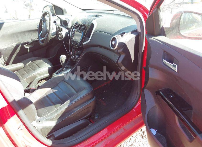 Photo 5 of 2014 Chevrolet Sonic RS AUTO (VIN 1G1JG6SB8E4224403)