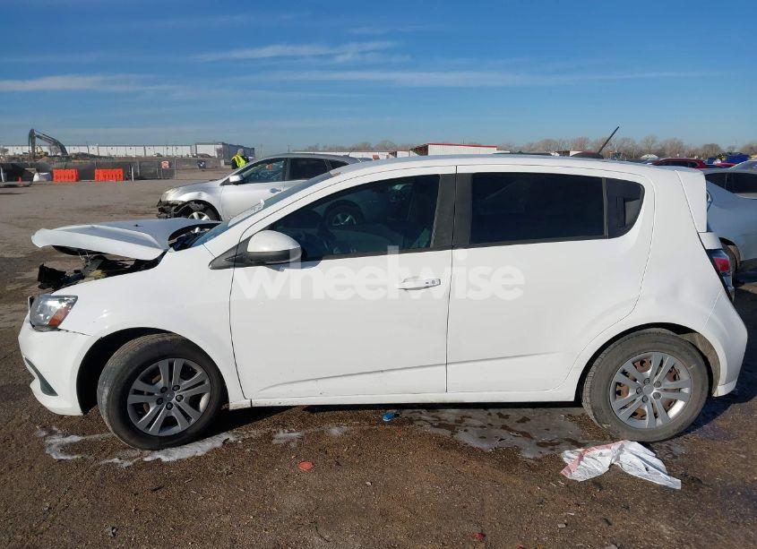 Photo 14 of 2019 Chevrolet Sonic LT AUTO (VIN 1G1JG6SB8K4136902)