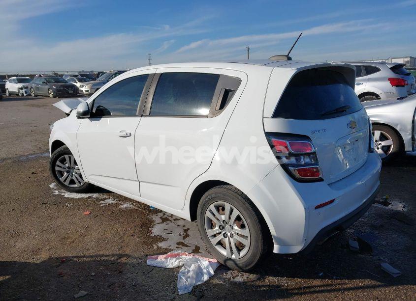 Photo 3 of 2019 Chevrolet Sonic LT AUTO (VIN 1G1JG6SB8K4136902)