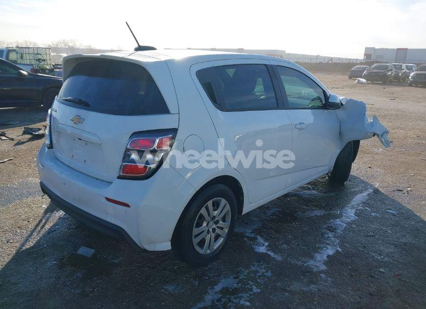 Photo 4 of 2019 Chevrolet Sonic LT AUTO (VIN 1G1JG6SB8K4136902)