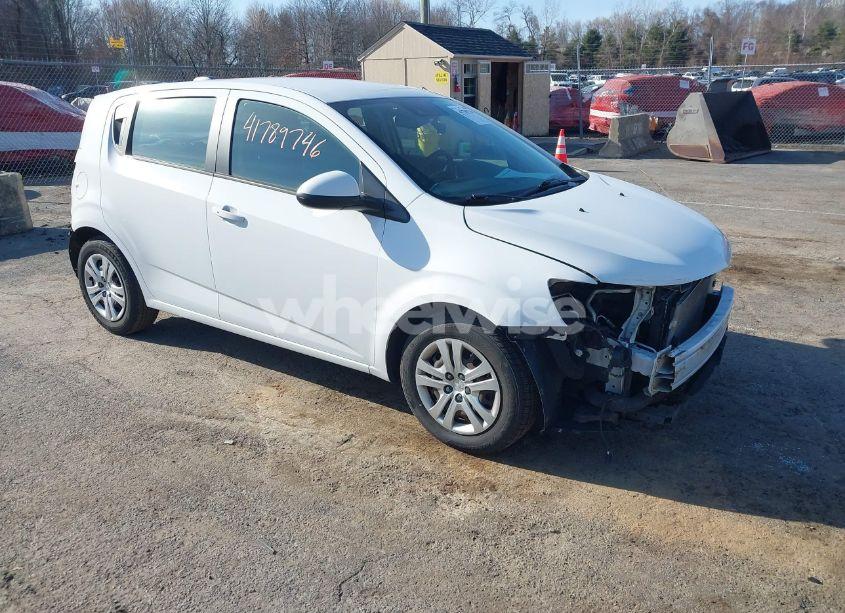 2020 Chevrolet Sonic FWD 1FL 5-DOOR (VIN 1G1JG6SB8L4109586) main photo