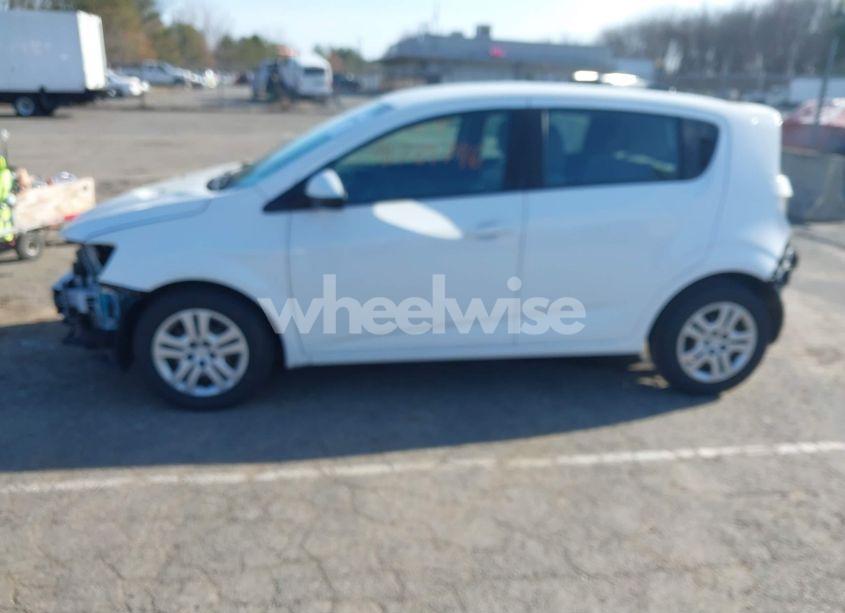 Photo 14 of 2020 Chevrolet Sonic FWD 1FL 5-DOOR (VIN 1G1JG6SB8L4109586)