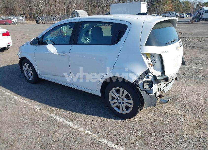 Photo 3 of 2020 Chevrolet Sonic FWD 1FL 5-DOOR (VIN 1G1JG6SB8L4109586)