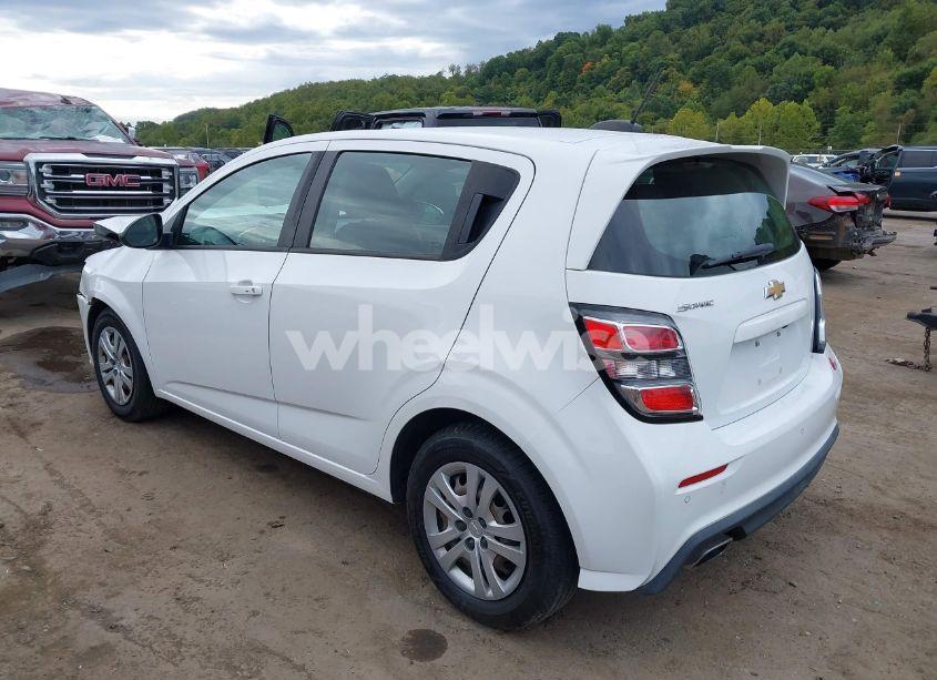 Photo 3 of 2020 Chevrolet Sonic FWD 1FL 5-DOOR (VIN 1G1JG6SB8L4123715)