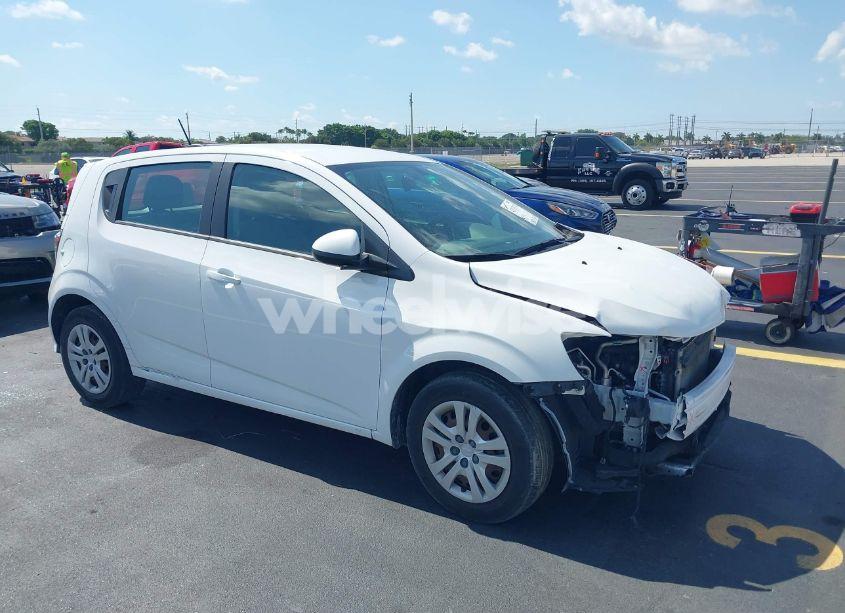 2019 Chevrolet Sonic LT AUTO (VIN 1G1JG6SB9K4142045) main photo