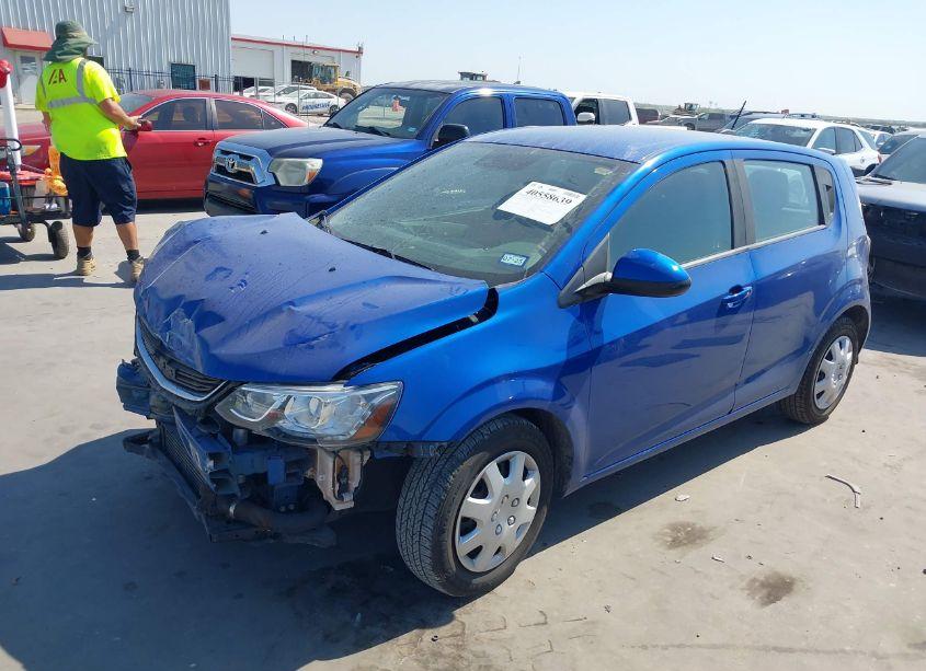 Photo 2 of 2020 Chevrolet Sonic FWD 1FL 5-DOOR (VIN 1G1JG6SBXL4127832)