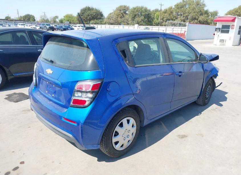 Photo 4 of 2020 Chevrolet Sonic FWD 1FL 5-DOOR (VIN 1G1JG6SBXL4127832)