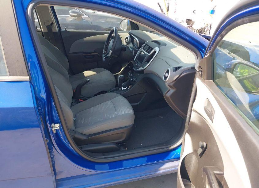 Photo 5 of 2020 Chevrolet Sonic FWD 1FL 5-DOOR (VIN 1G1JG6SBXL4127832)