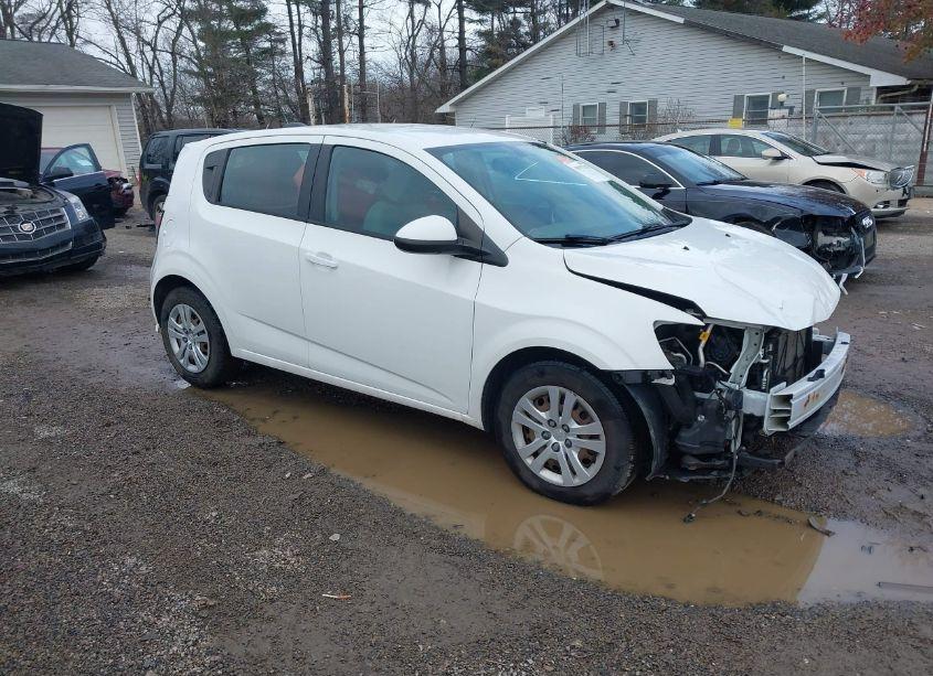 2017 Chevrolet Sonic LT AUTO (VIN 1G1JG6SG1H4149432) main photo