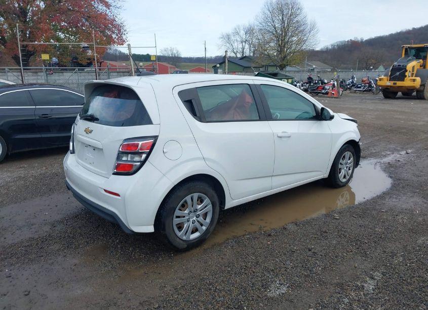 Photo 4 of 2017 Chevrolet Sonic LT AUTO (VIN 1G1JG6SG1H4149432)