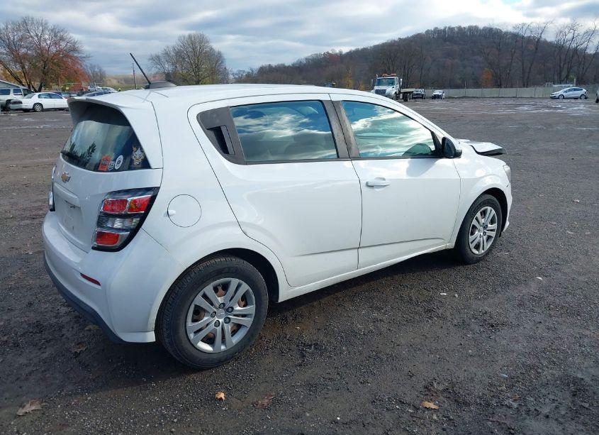 Photo 4 of 2017 Chevrolet Sonic LT AUTO (VIN 1G1JG6SG4H4163969)