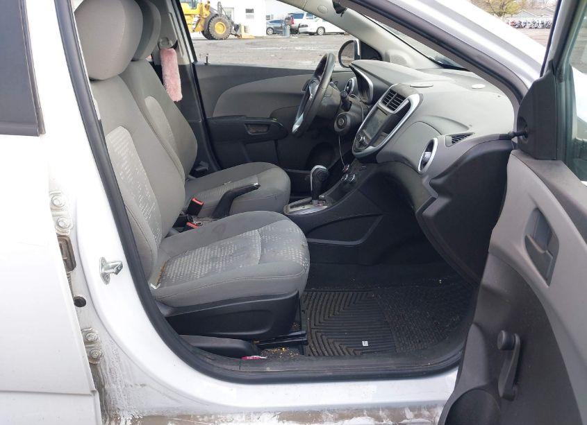 Photo 5 of 2017 Chevrolet Sonic LT AUTO (VIN 1G1JG6SG4H4163969)