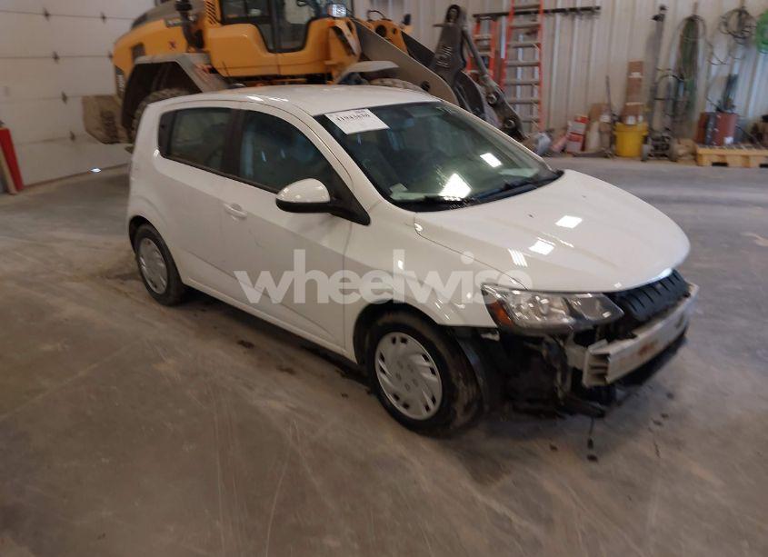 2017 Chevrolet Sonic LT AUTO (VIN 1G1JG6SG6H4151645) main photo