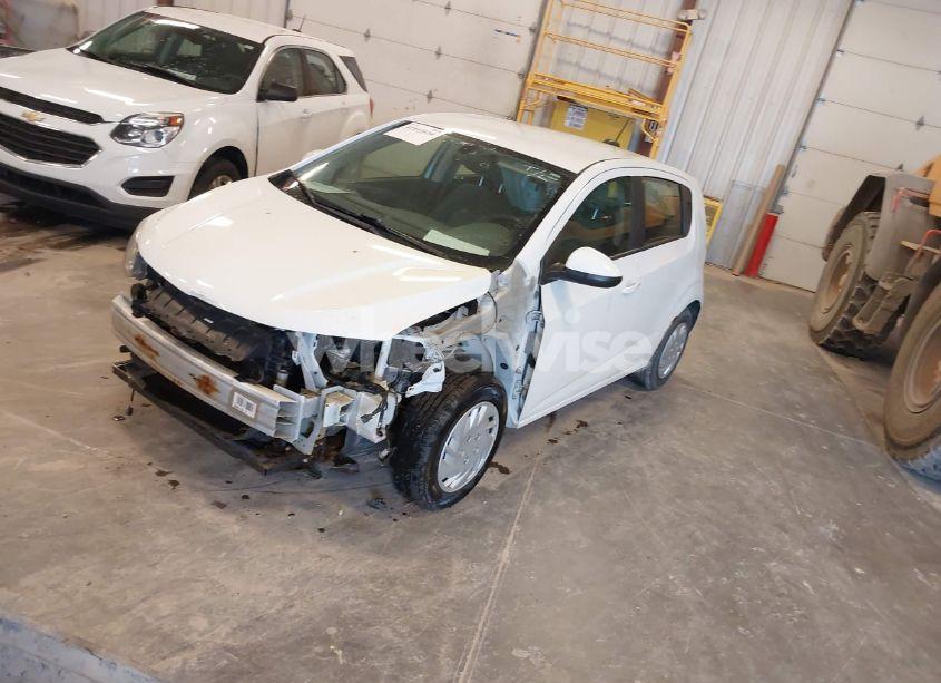 Photo 2 of 2017 Chevrolet Sonic LT AUTO (VIN 1G1JG6SG6H4151645)