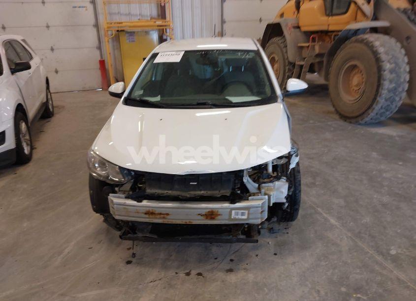 Photo 6 of 2017 Chevrolet Sonic LT AUTO (VIN 1G1JG6SG6H4151645)