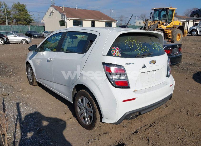 Photo 3 of 2017 Chevrolet Sonic LT AUTO (VIN 1G1JG6SG7H4144638)