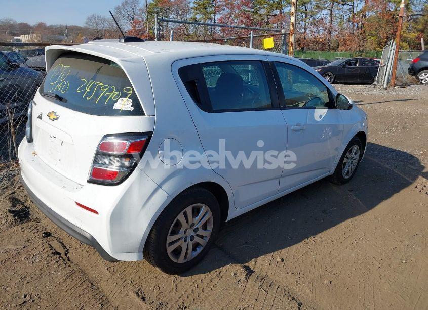 Photo 4 of 2017 Chevrolet Sonic LT AUTO (VIN 1G1JG6SG7H4144638)