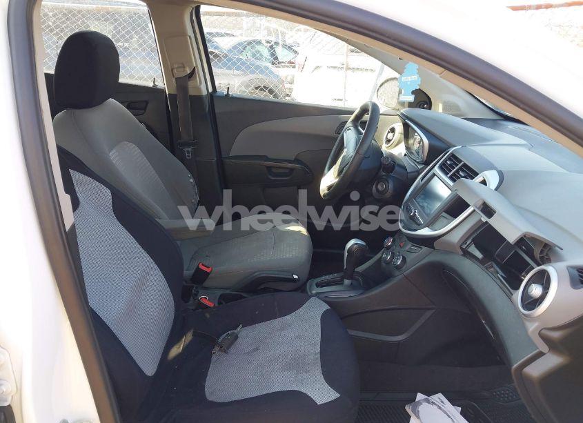 Photo 5 of 2017 Chevrolet Sonic LT AUTO (VIN 1G1JG6SG7H4144638)