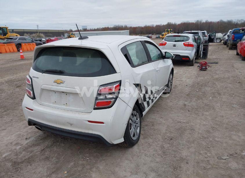Photo 4 of 2017 Chevrolet Sonic LT AUTO (VIN 1G1JG6SG8H4149928)